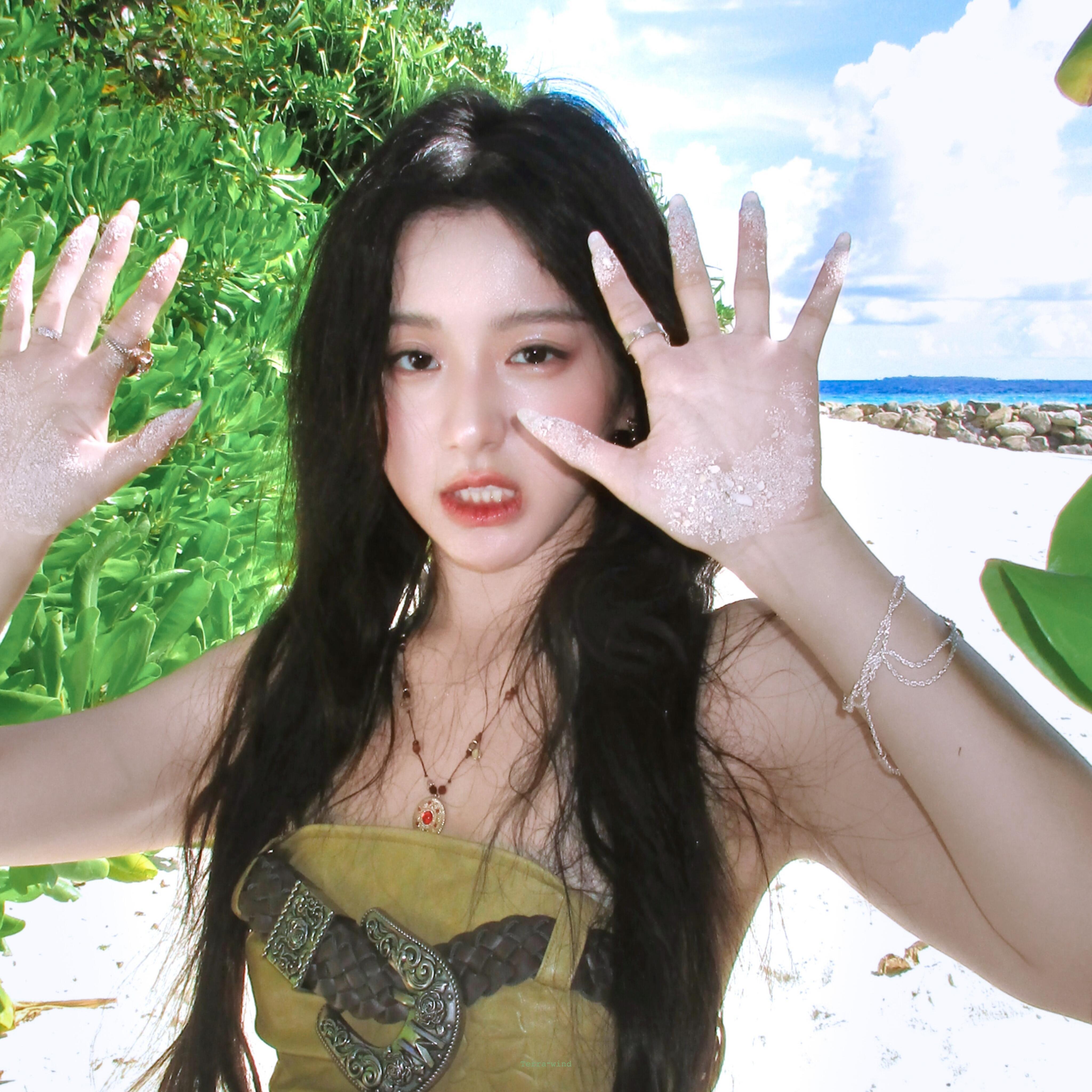 𝑾𝒆𝑪𝒉𝒂𝒕头像 ｜包上恩 💚ins风头像 ｜高清女头 ｜小众头像