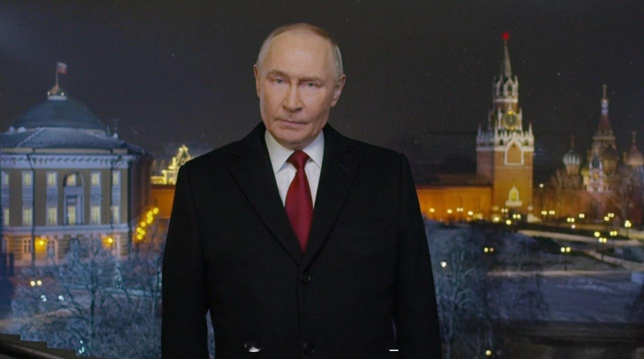 瓦洛佳小朋友  弗拉基米尔·普京的新年致辞：亲爱的俄罗斯公民们！朋友们！在新年即