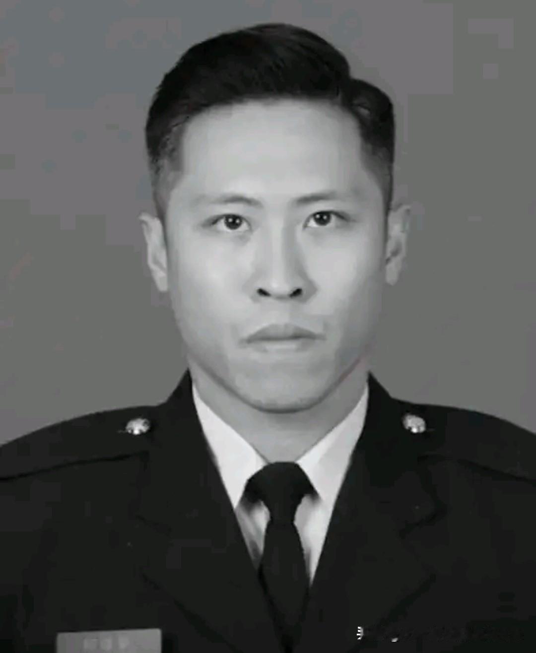 把戒指留到下次见面 女友含泪致所有关心我的人

写在最前

我是何伟豪的女友。这