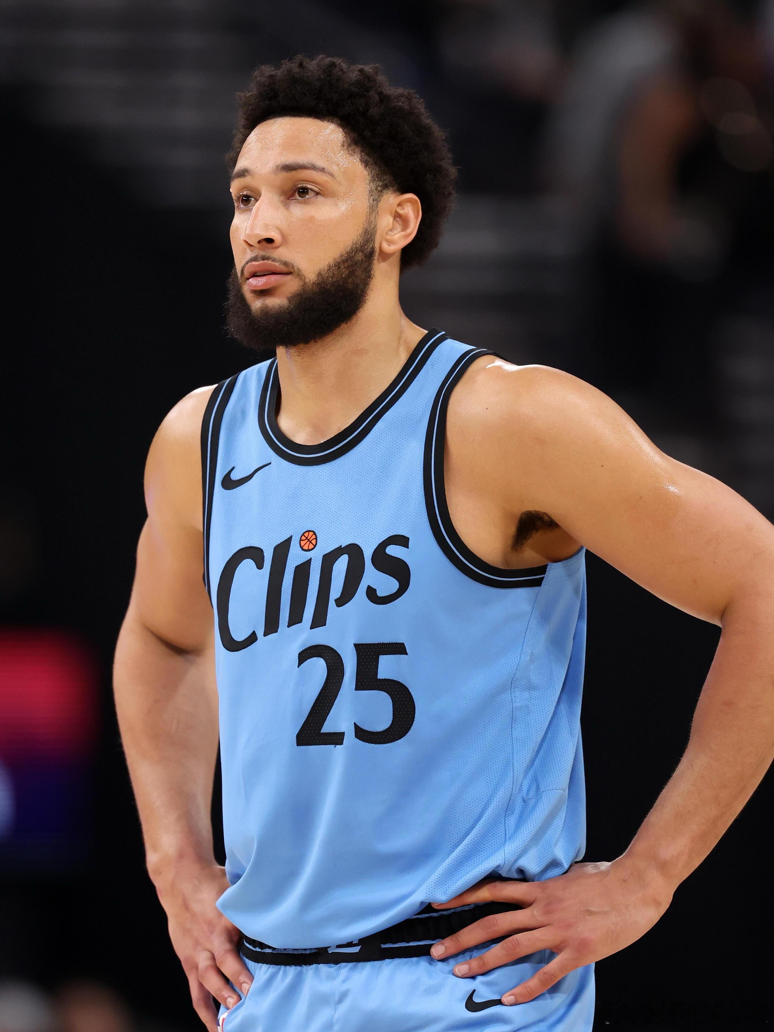 29岁的本-西蒙斯流露出退役态度，不确定下赛季是否征战NBA。据尼克斯记者Bon