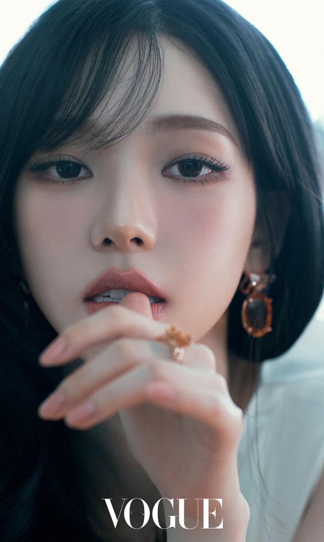 柳智敏vogue米兰画报aespa新歌 神中神我美服了！！柳智敏闪耀米兰时装周星