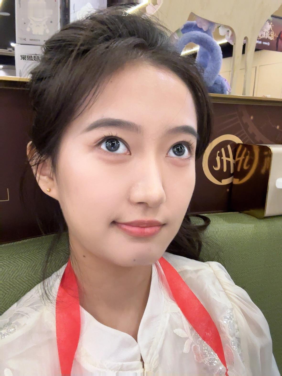 🪞有人说这衣服显得我年龄又老又小  ​​​