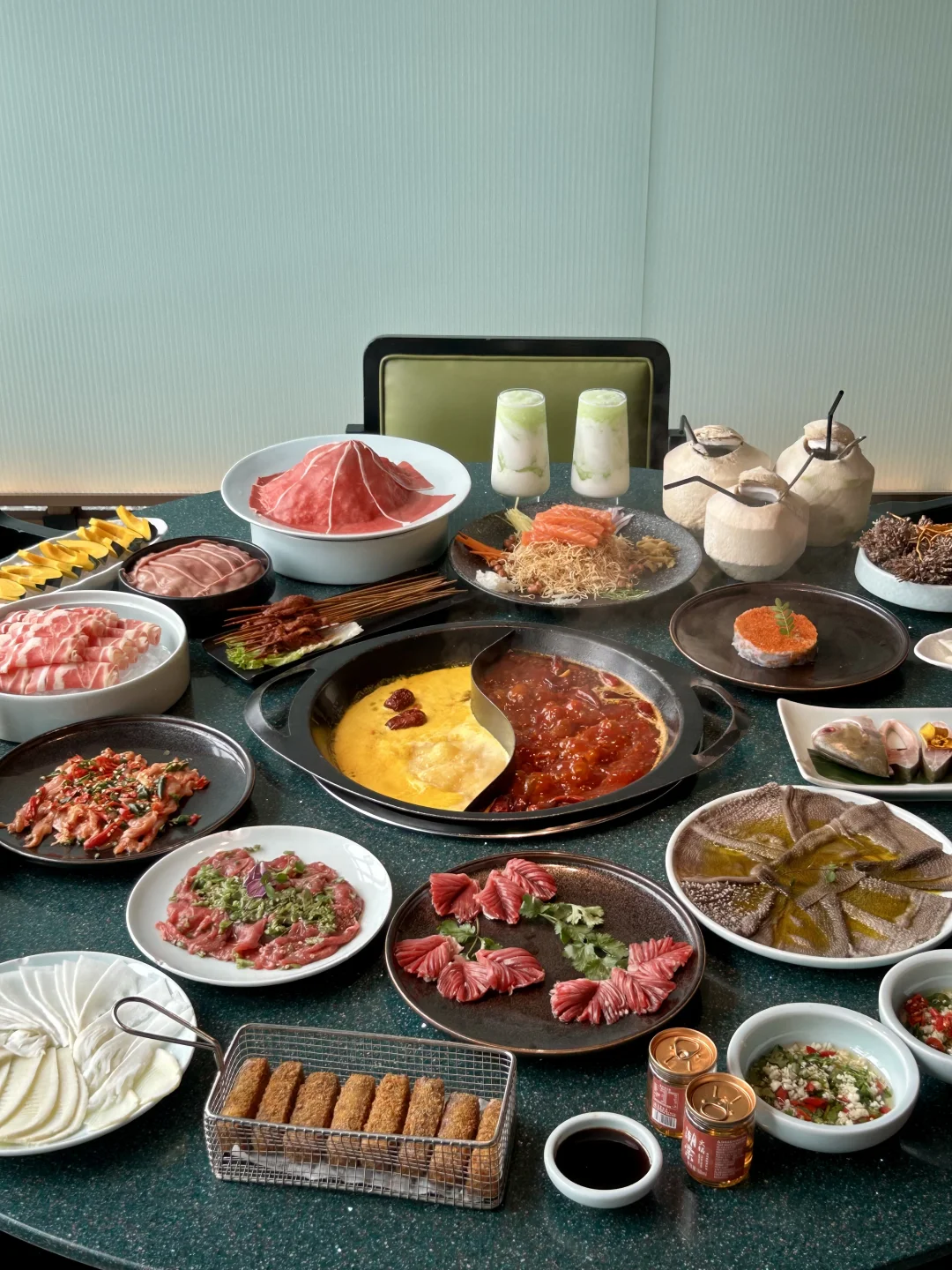 露台吹风看夜景！洞穴火锅！