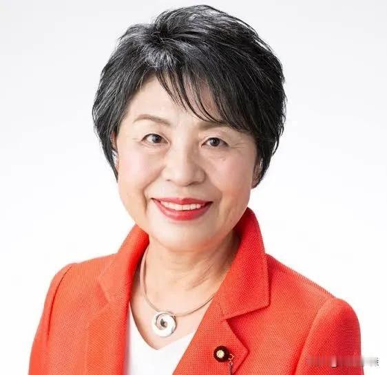 71岁的外相上川洋子，今天的发言震惊日本：“女性不生孩子还算女性吗？” 之前麻生