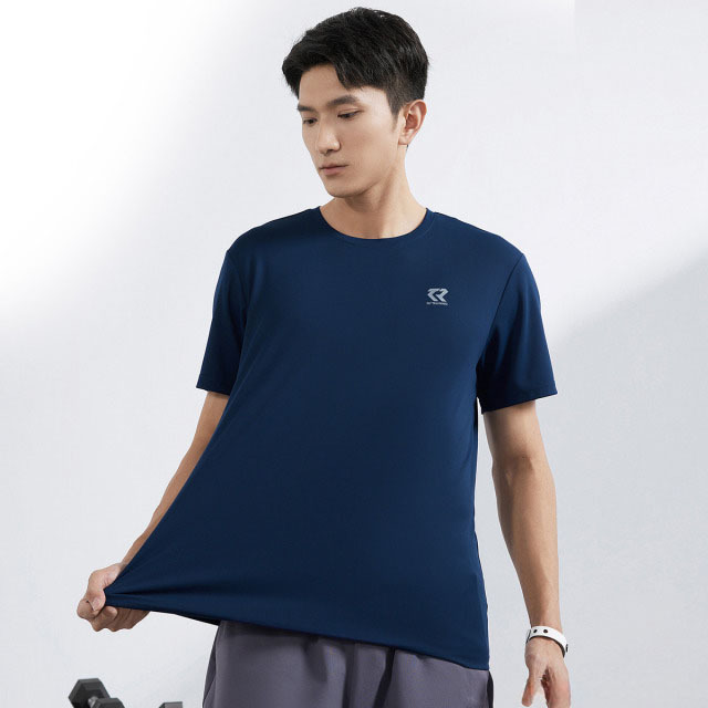 夏天衣服到尾声了，各大品牌都在清库存，361°的T恤今天99元三件。感兴趣的看评