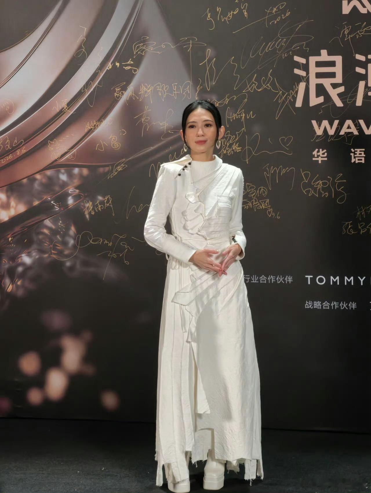 齐豫戴佩妮魏如萱袁娅维浪潮同台齐豫这席话真的好治愈，说紧张是对舞台的尊重，希望这