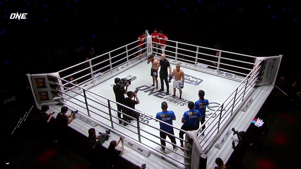 张沛勉通过三局强势获胜，一致判定来自英国的前泰拳世界冠军巴尔博萨。整场比赛，张沛