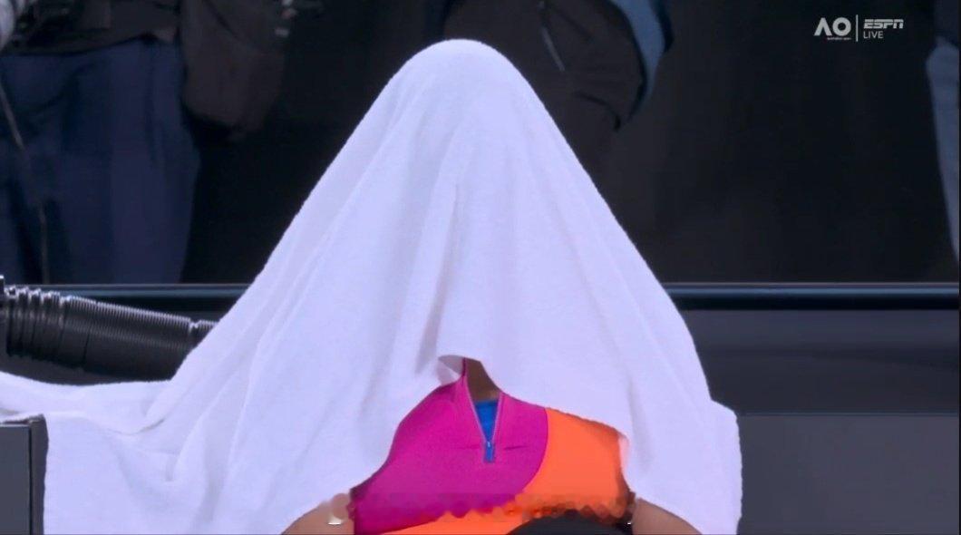 今天这一天不属于萨巴伦卡连续两年夺冠🏆连续两年亚军🥈莱巴金娜首夺澳网冠军萨巴