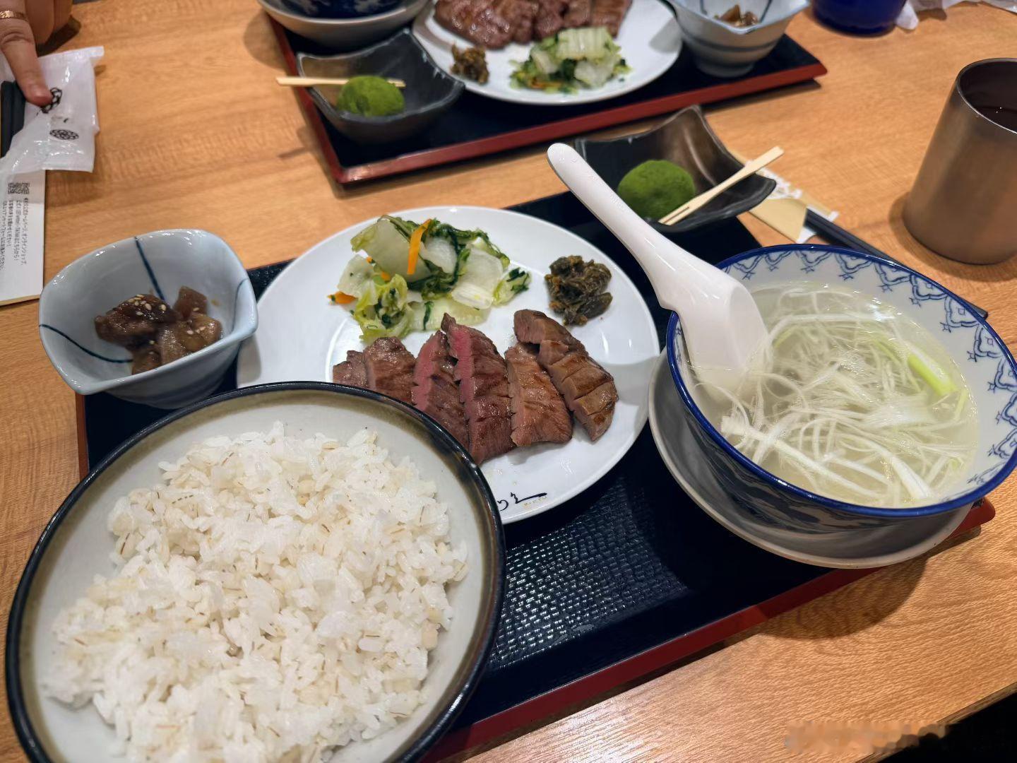 每日一餐分享[超话]  今儿第一顿饭[憨笑]超爱的牛舌 ​​​