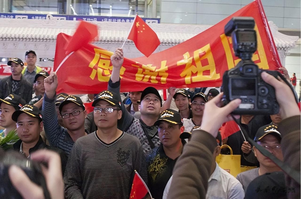 几句话解释一下苏丹为什么会发生战乱，各国撤侨的原因。这两天，世界很多国家，包括我
