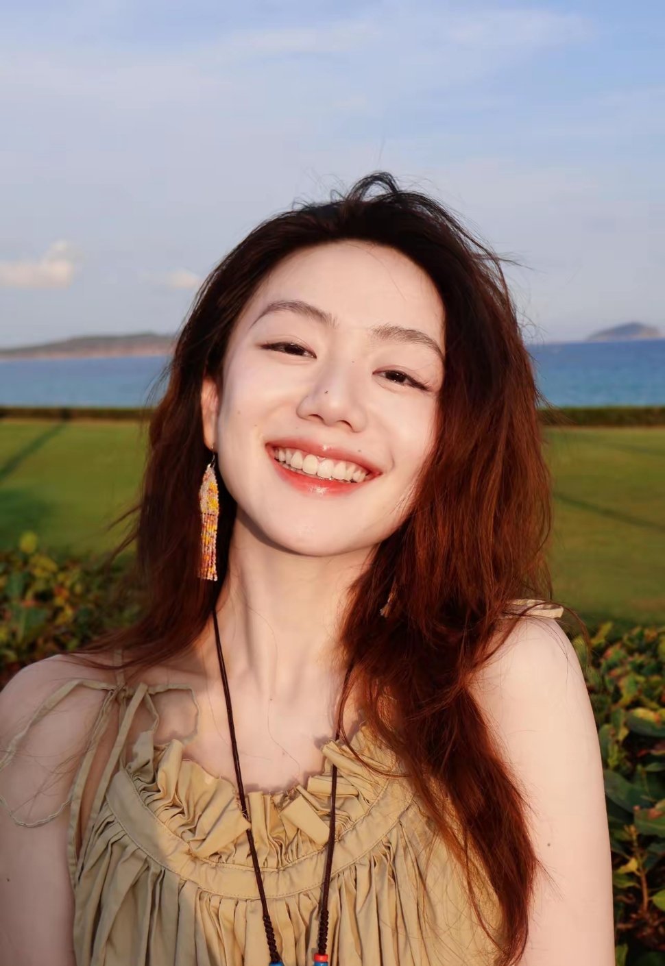 我开始怀疑冯禧从芒果台到深圳卫视不是因为自身的职业发展，而是为了跟老公许嵩结束异