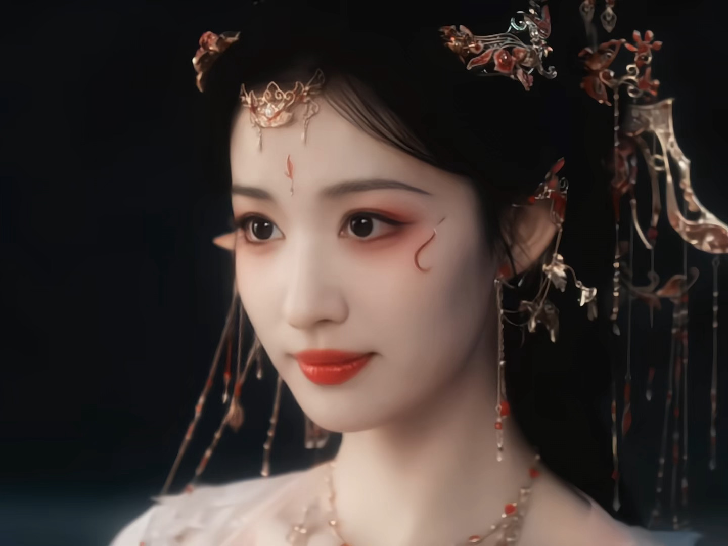 哎哟喂被这个娇艳欲滴的庾晚音美一大跳。。。 