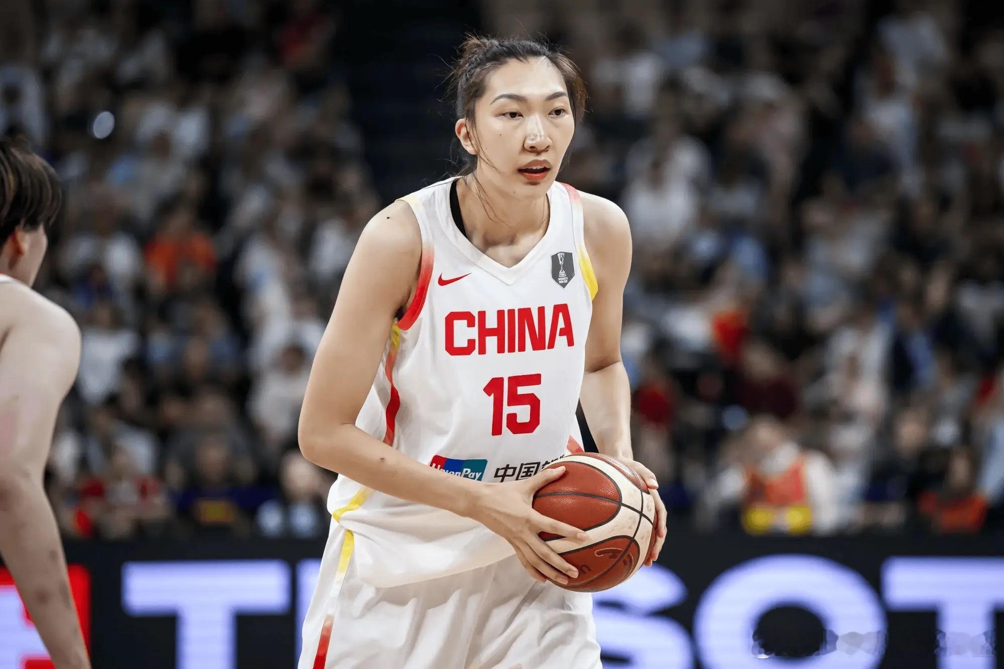 不敌日本女篮后，这也是中国女篮时隔8年再次无缘女篮亚洲杯决赛。韩旭赛后采访落泪：