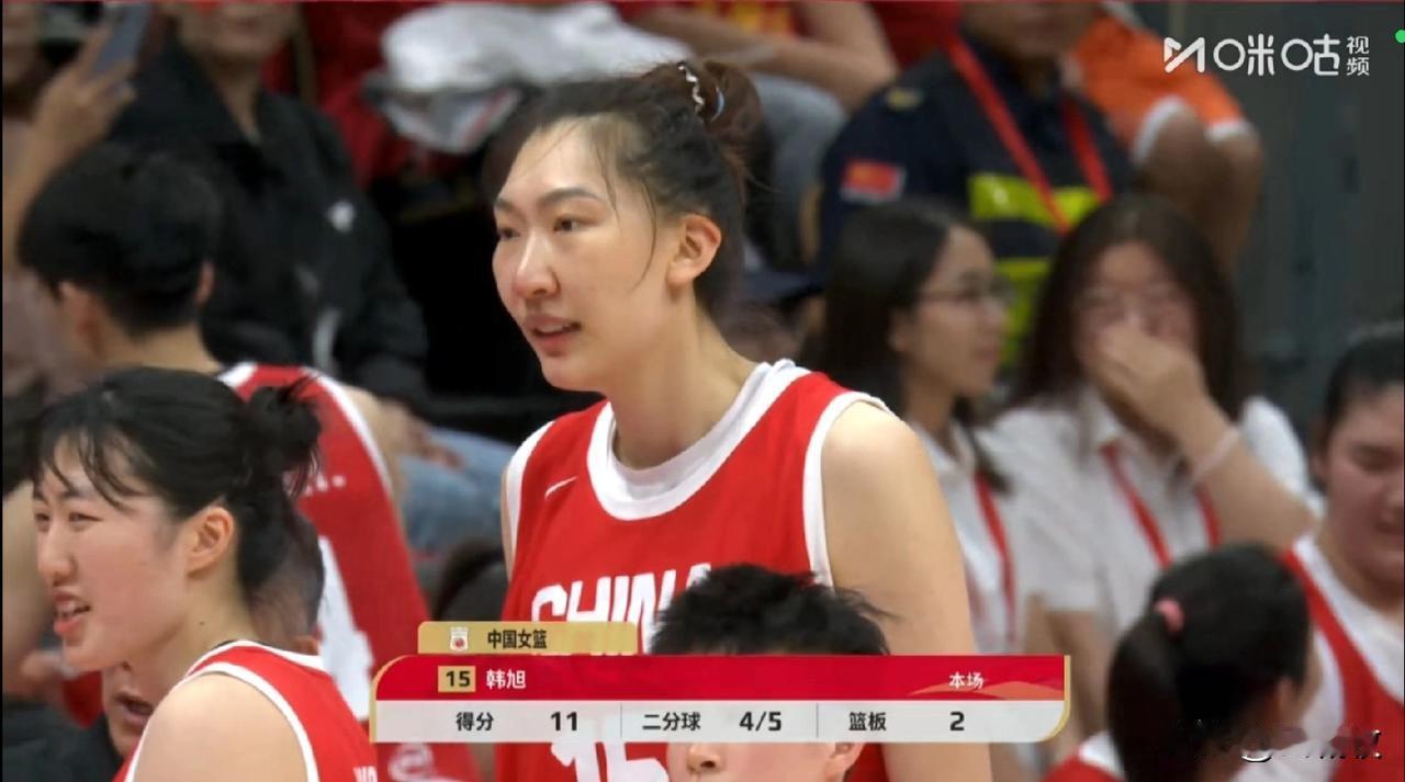 女篮快讯：半场41:38，中国女篮领先西班牙尤文图特女篮3分，韩旭不愧是中国女篮