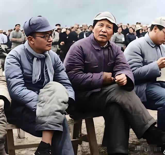 艰苦岁月铸就领袖风采，初心使命撑起民族脊梁。