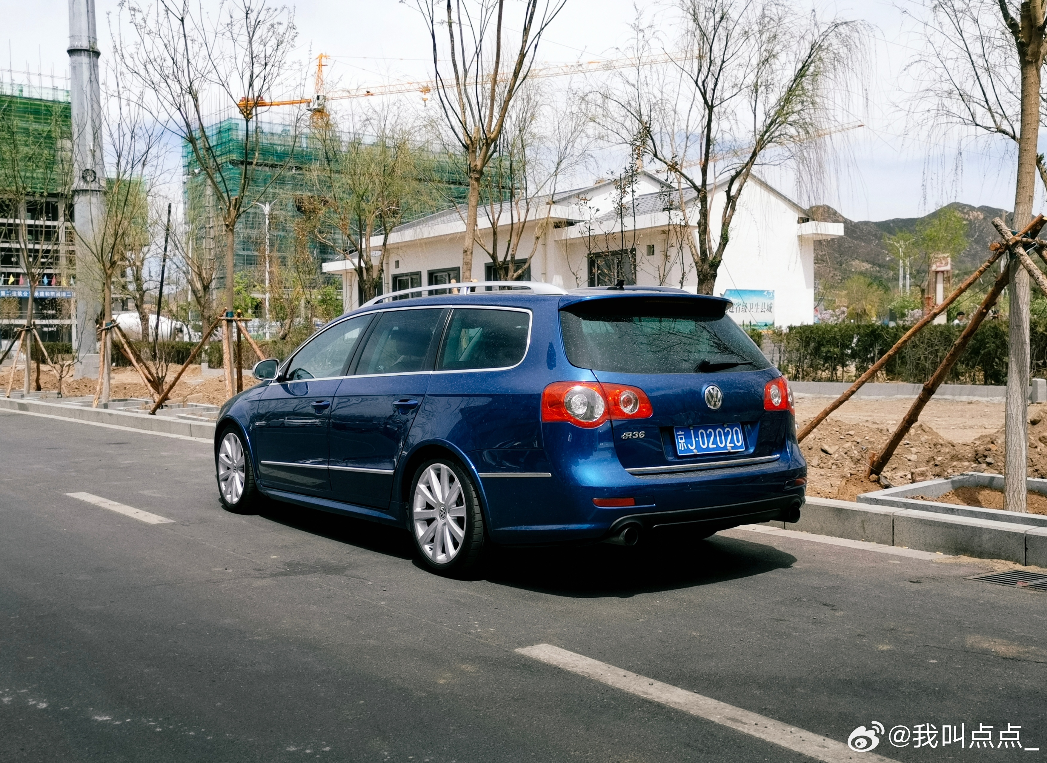最美的旅行蓝胖子 —— 京J 比斯开蓝 大众R36如今，一台京牌的两箱旅行版 比