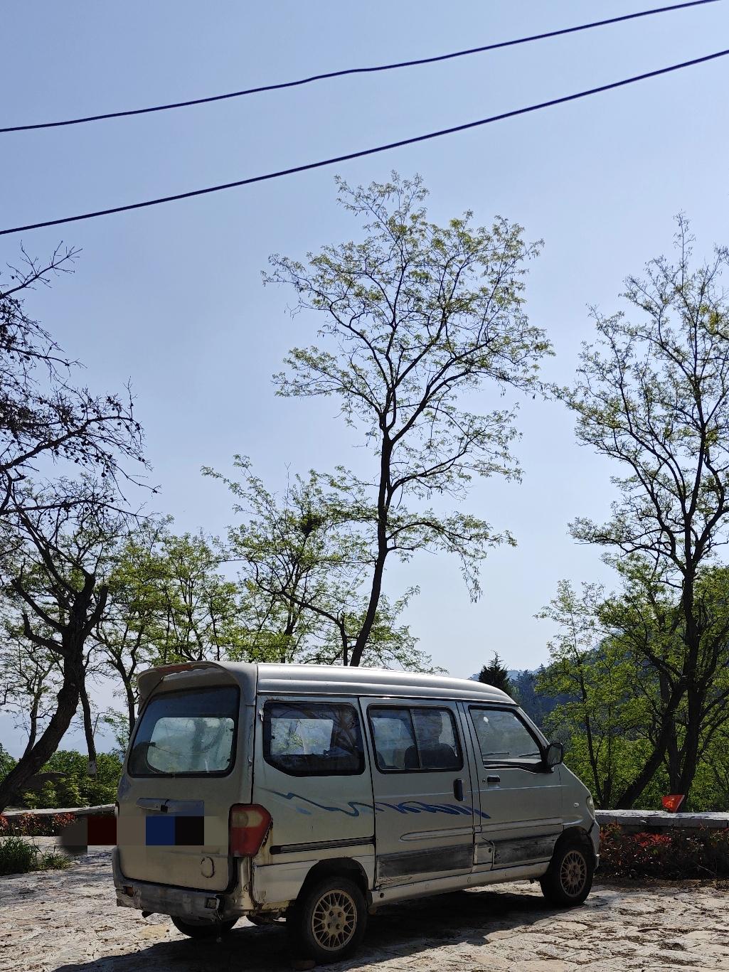 我认为不值得！
“五一”假期确实是出游的最佳时机，可就是各大景区的人太多了。
年