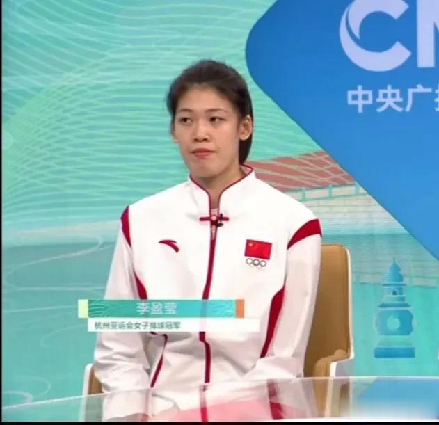 中国女排已经于昨天晚上离开浙江杭州，各自返回自己的家。李盈莹今天凌晨12点抵达天