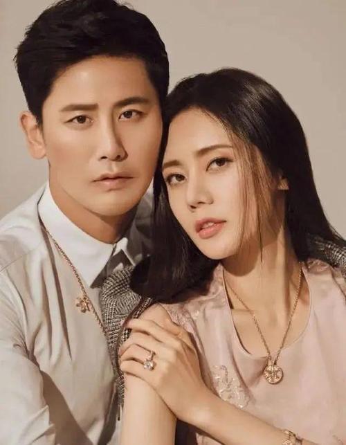 老公失忆后总想上位


三年的婚姻迷宫中徘徊
温以乔的心像被冰雪覆盖
以为他的