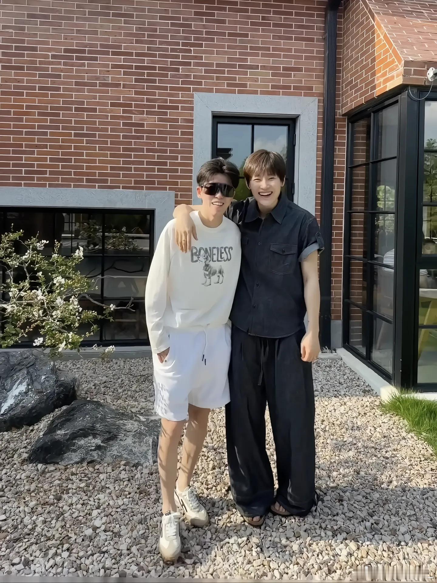 杨力维杨力维范可新 20260726姐姐dy更新，老友会面