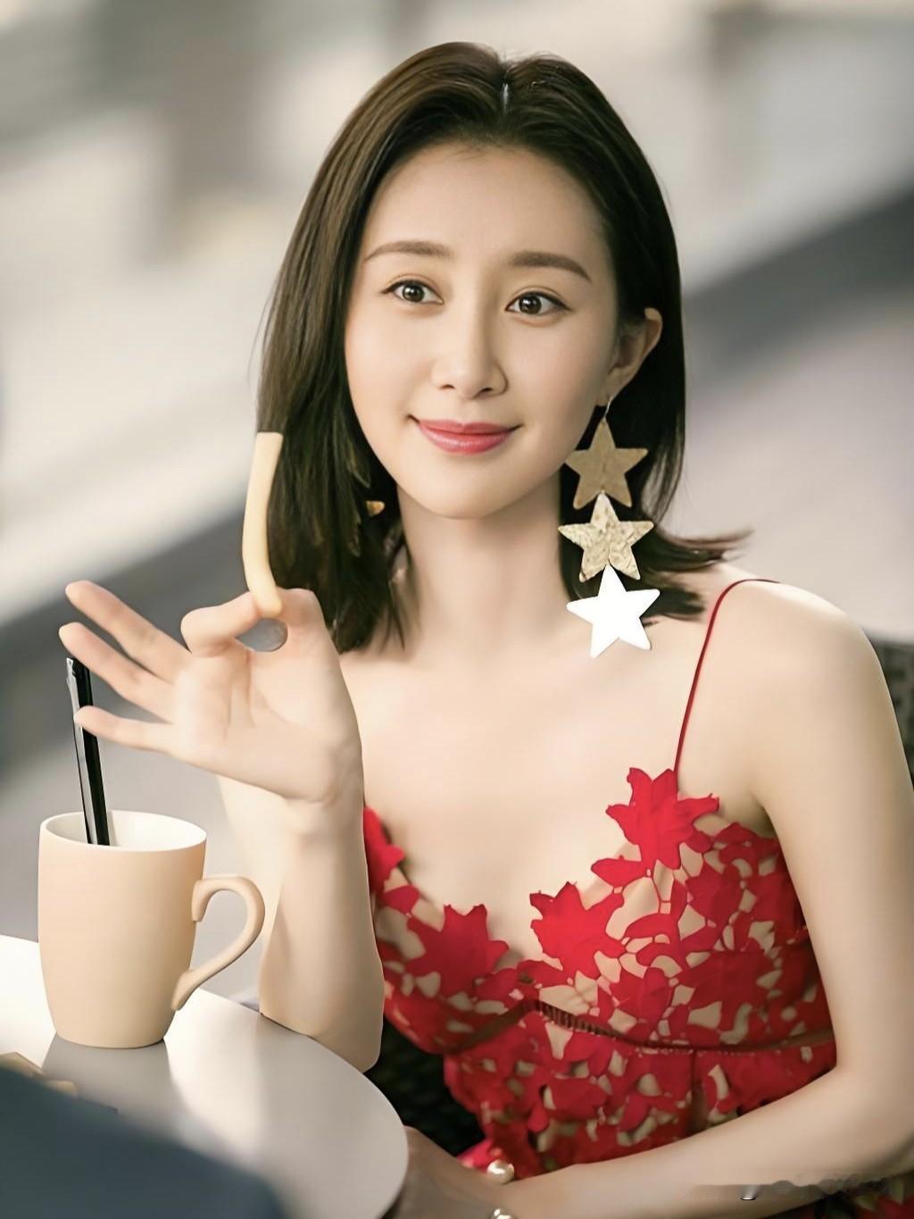 舒畅 | 时光不败美人

从《宝莲灯》小玉到《魔幻手机》傻妞，她用演技雕刻时光。