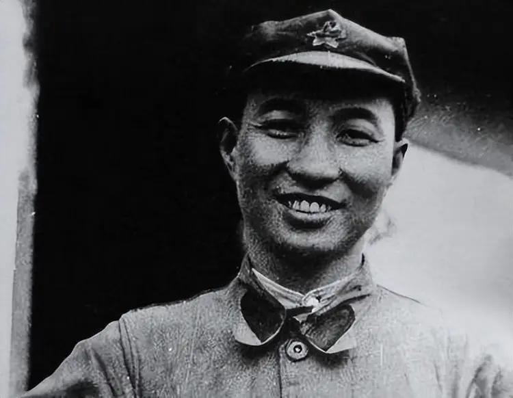 1953年，陈赓也没有想到自己的车竟然会被交警拦下来，更让他没想到的是，交警竟然
