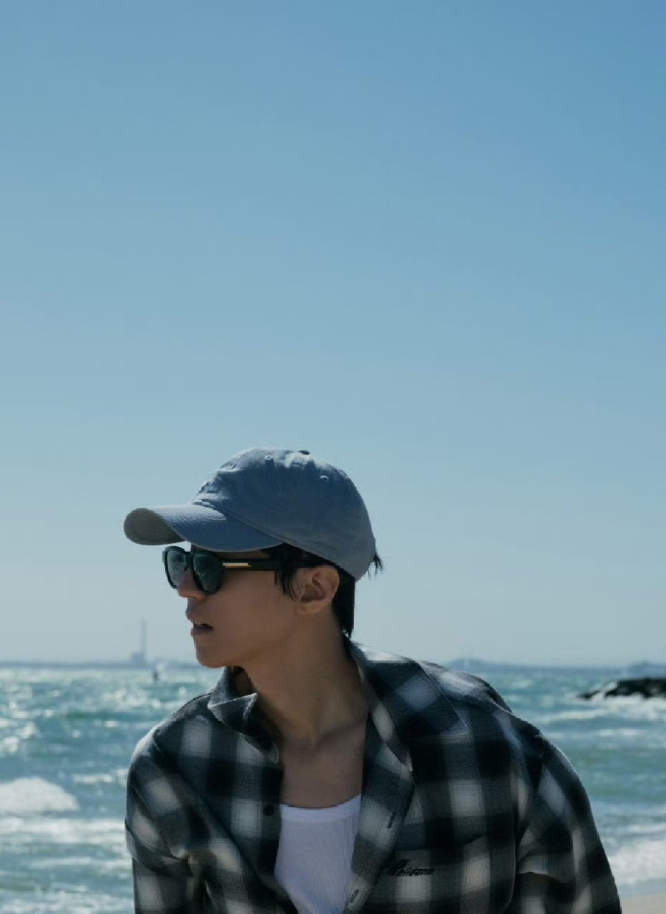 王俊凯海边花絮掉落王俊凯开工十二宫格 王俊凯开工十二宫格来啦 