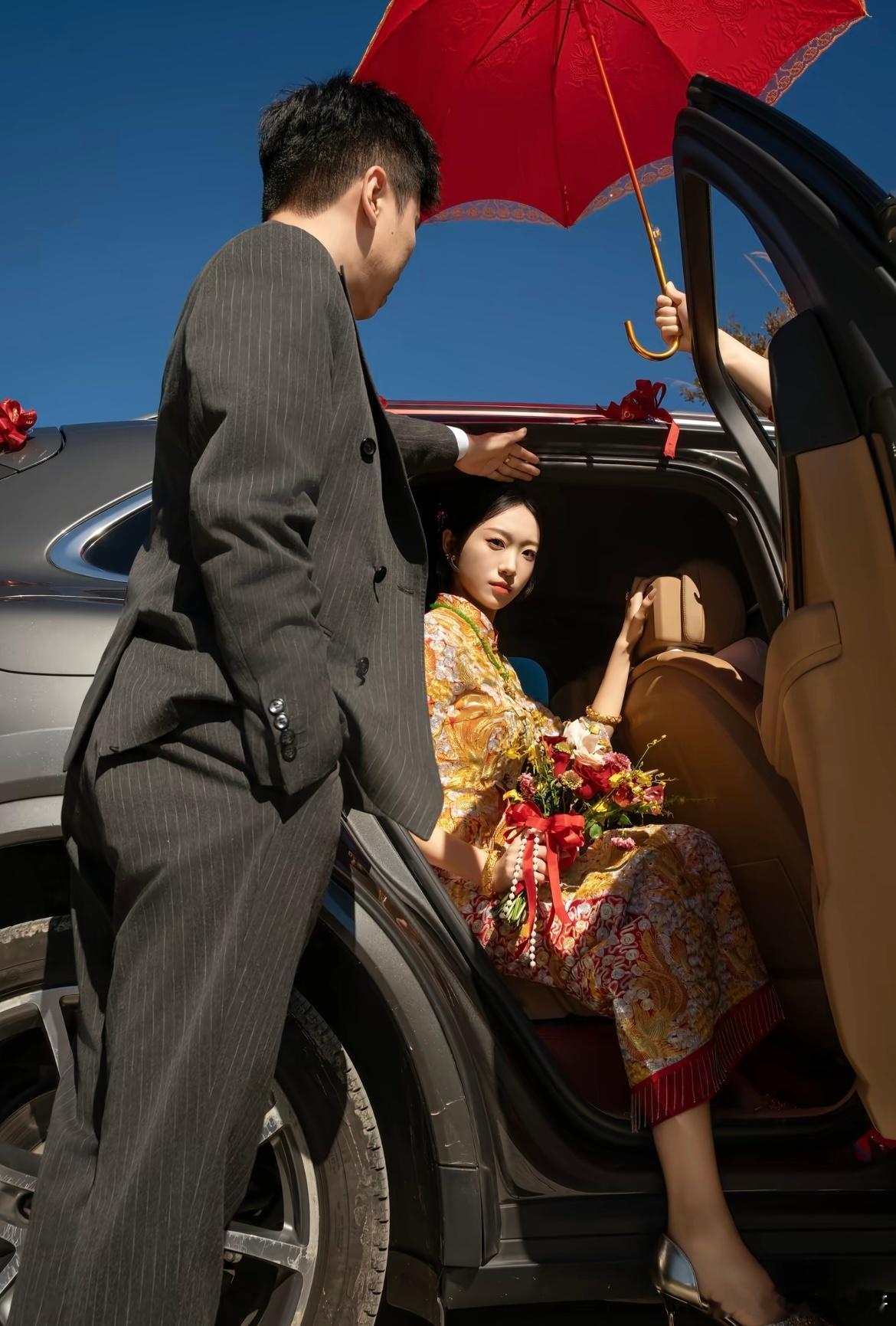 接亲时拍到了人生照片 