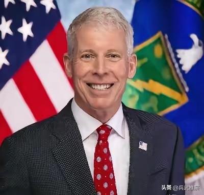 美国能源部长克里斯·赖特今天说：“委内瑞拉石油销售所得收入不再经卡塔尔转拨，而是