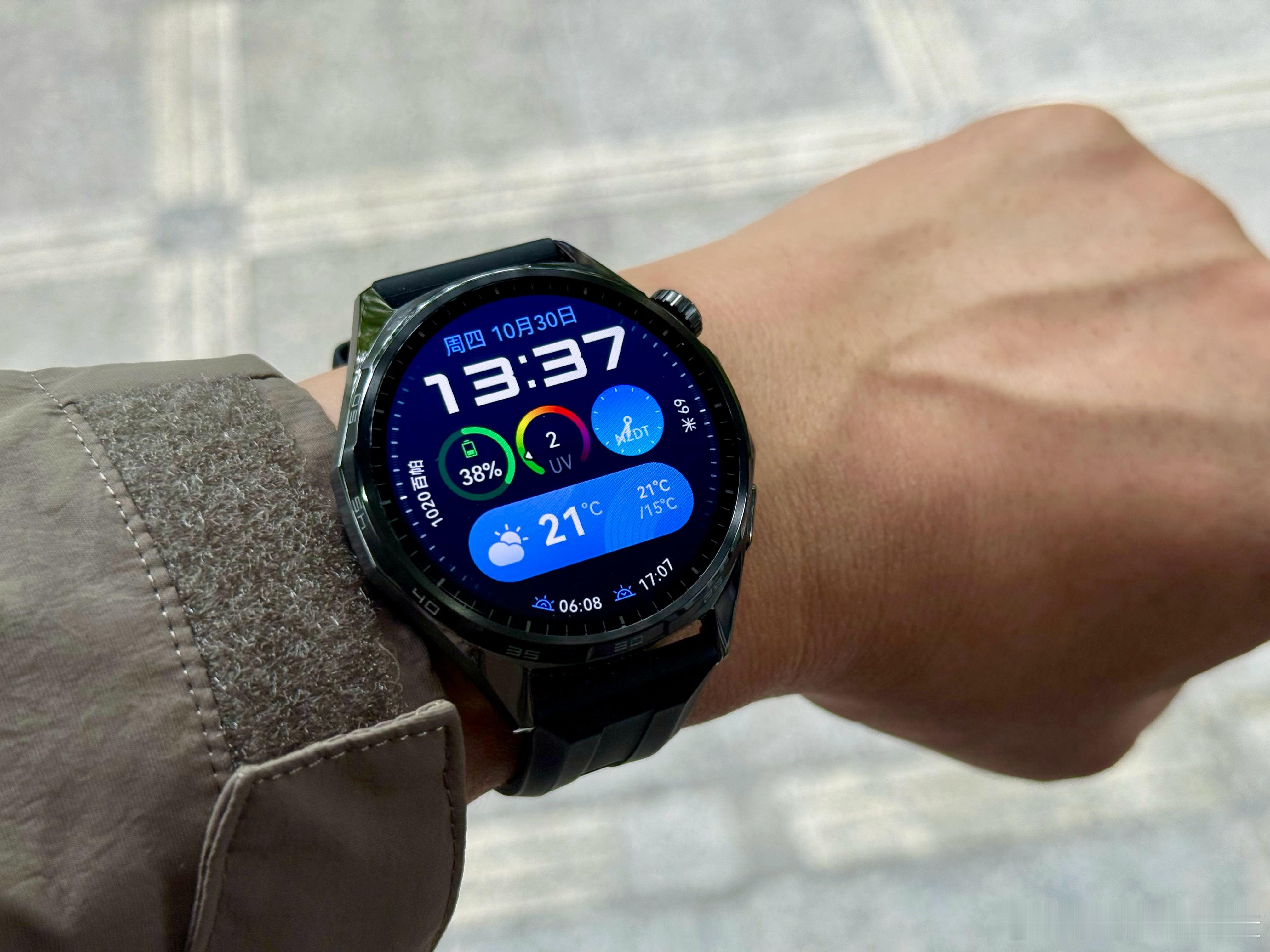 这块表好啊，戴手上十天了，还有38%的电量 买来想做尚界h5 车钥匙的，没想到续