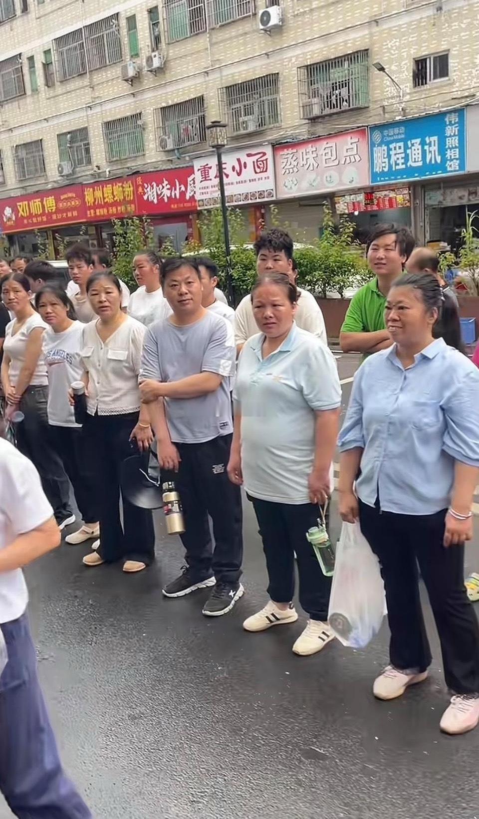 流水线做多了，是不是都会变成这样子？ 