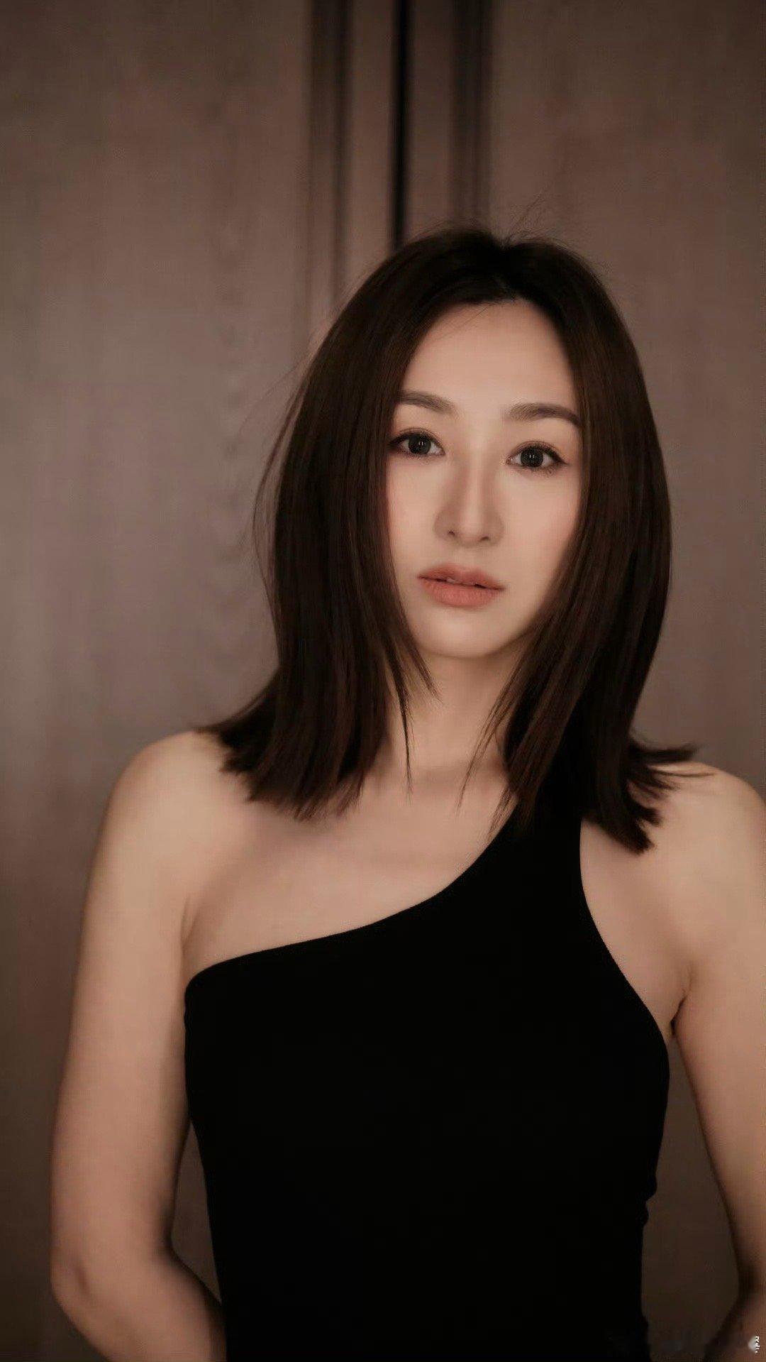 高海宁脸不盲但名盲哈哈哈哈哈！！今天的快乐是《无限超越班》里的高海宁给的！！pl