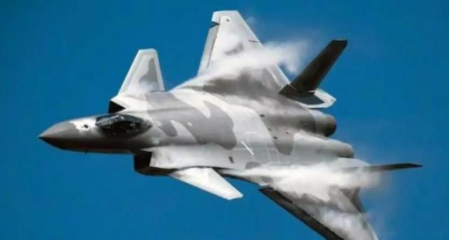 歼20到底有多厉害？说句夸张的，一架歼20只需要往青藏高原一放，轻松震慑印度百年