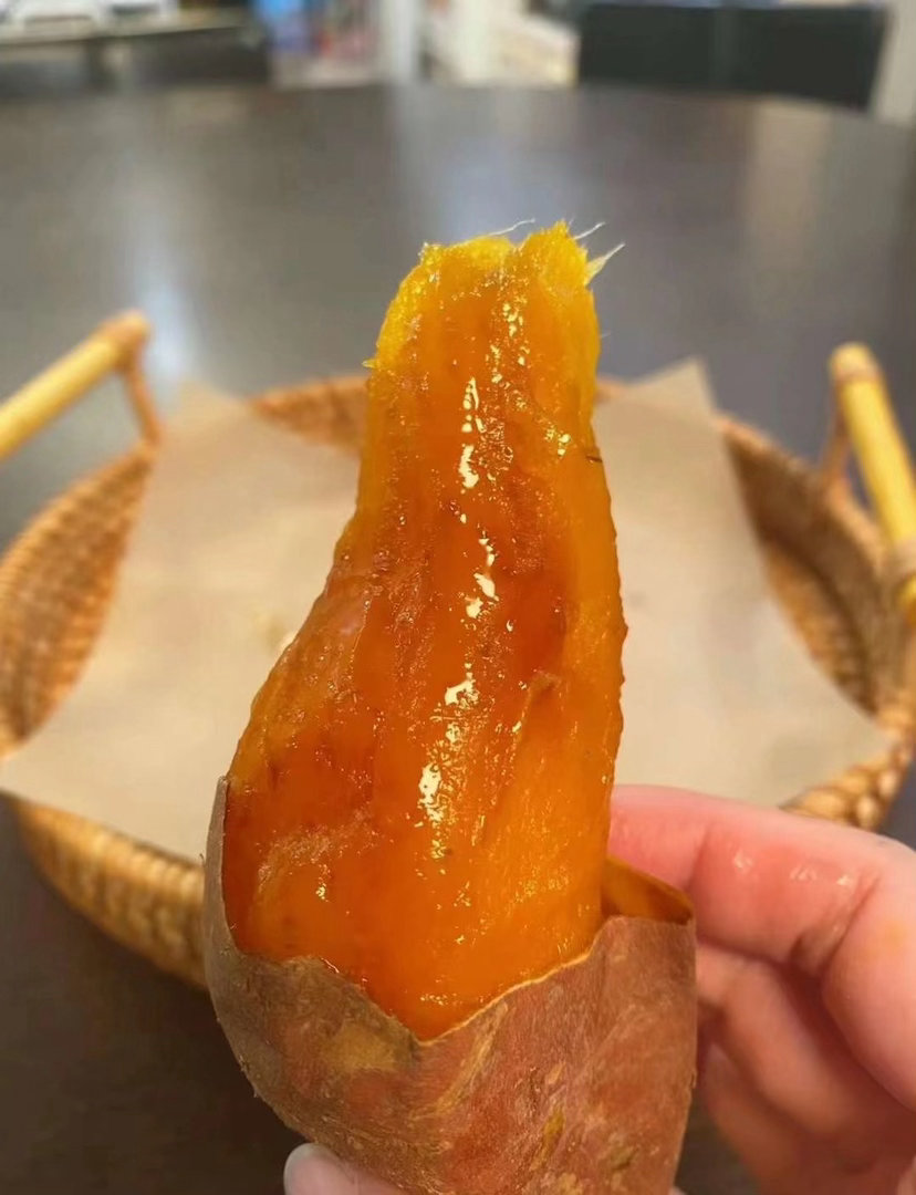 早安～今年流行这么一句话别管多大年纪都要活得开心别让幸福溜走别让身体垮掉要活得自