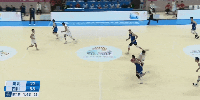 周琦打没几个职业球员的湖北队砍下24分18篮板！球迷就吹捧比杨瀚森强！

杨瀚森