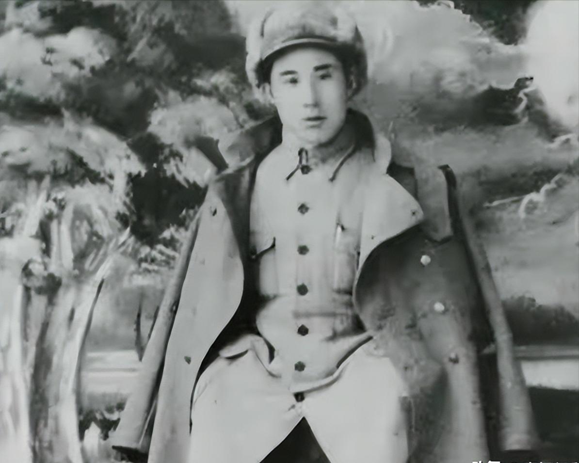 [微风]1949年，新中国都快成立了，一个扛过长征、打过淮海的老红军，带着老婆孩