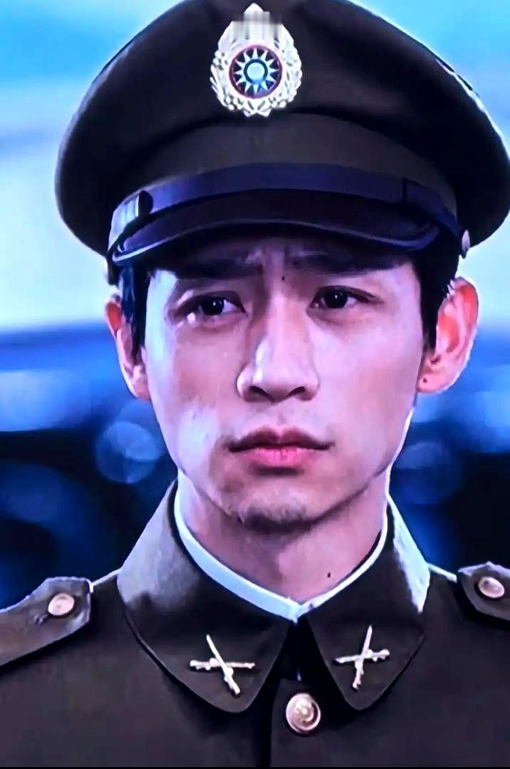 我朋友在剧组拍戏，见过魏晨。
而且魏晨还是专业歌手，从快男出道。
近几年开始转行