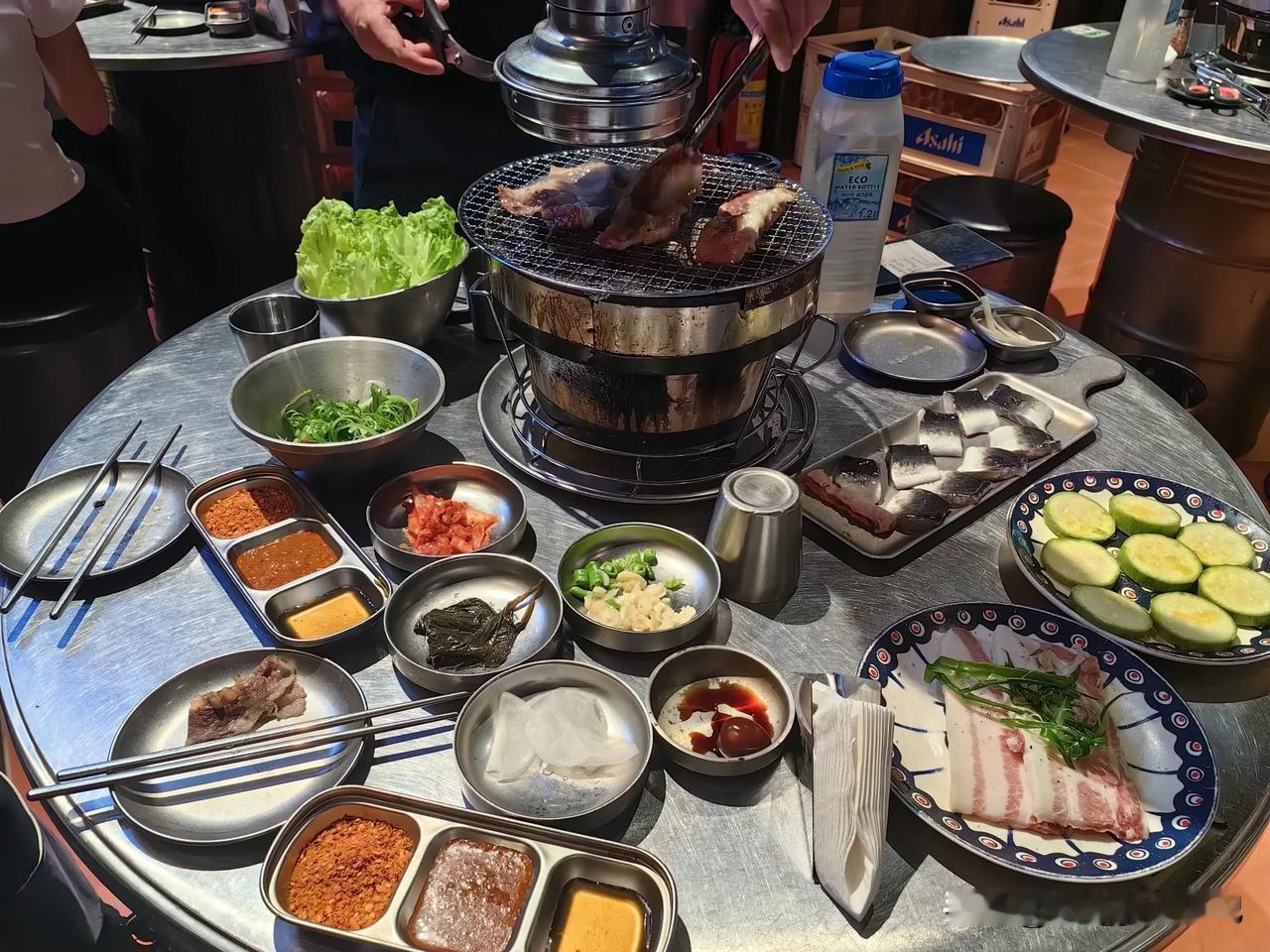 烤肉一开，快乐自来…[比心][比心][比心]
