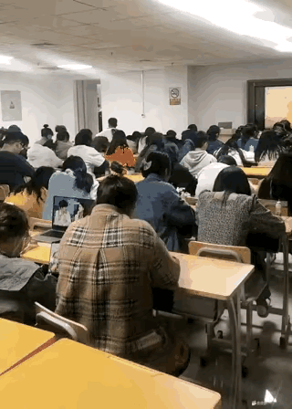 这是某学校上课时间的情形，干什么的都有，就是没有学习的，但是，这些都不重要，你知