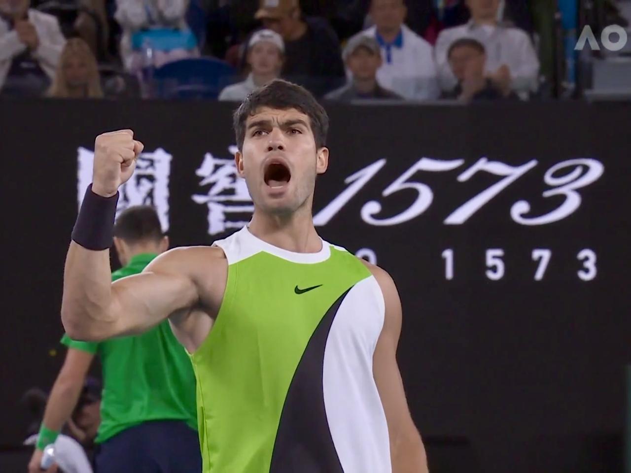 2026澳大利亚网球公开赛男单决赛，老将德约科维奇与年轻的阿尔卡拉斯争夺冠军，双