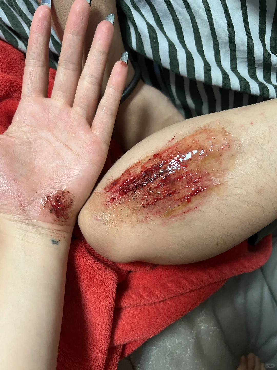 今天休息不直播咯，姐妹们