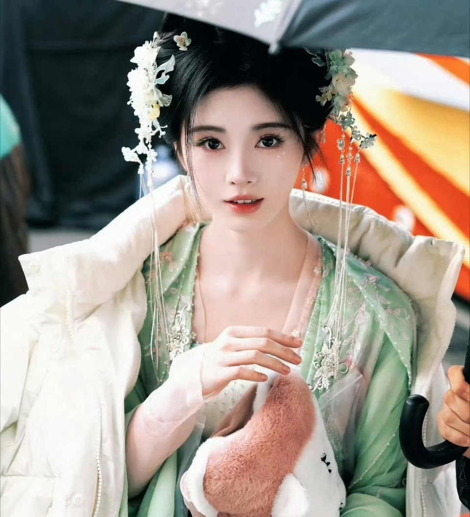 千香呢鞠婧祎的千香呢，想看姜黎非