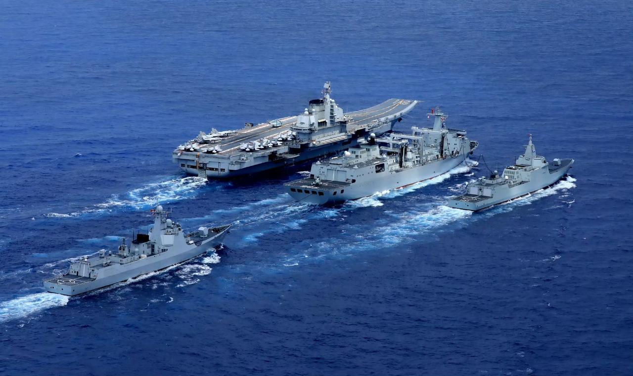 而按照目前辽宁舰航母编队的航行速度，我预计今晚或者明早就能抵近东京湾外海了。到时