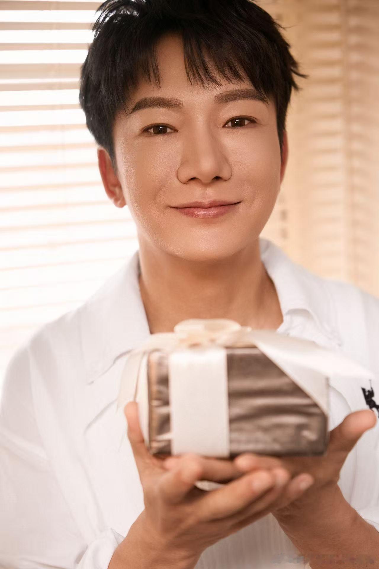 摘胡焕新！李炳辰《龙王令之妃卿莫属》双面二叔惊艳 主题曲《十二年》诉深情 