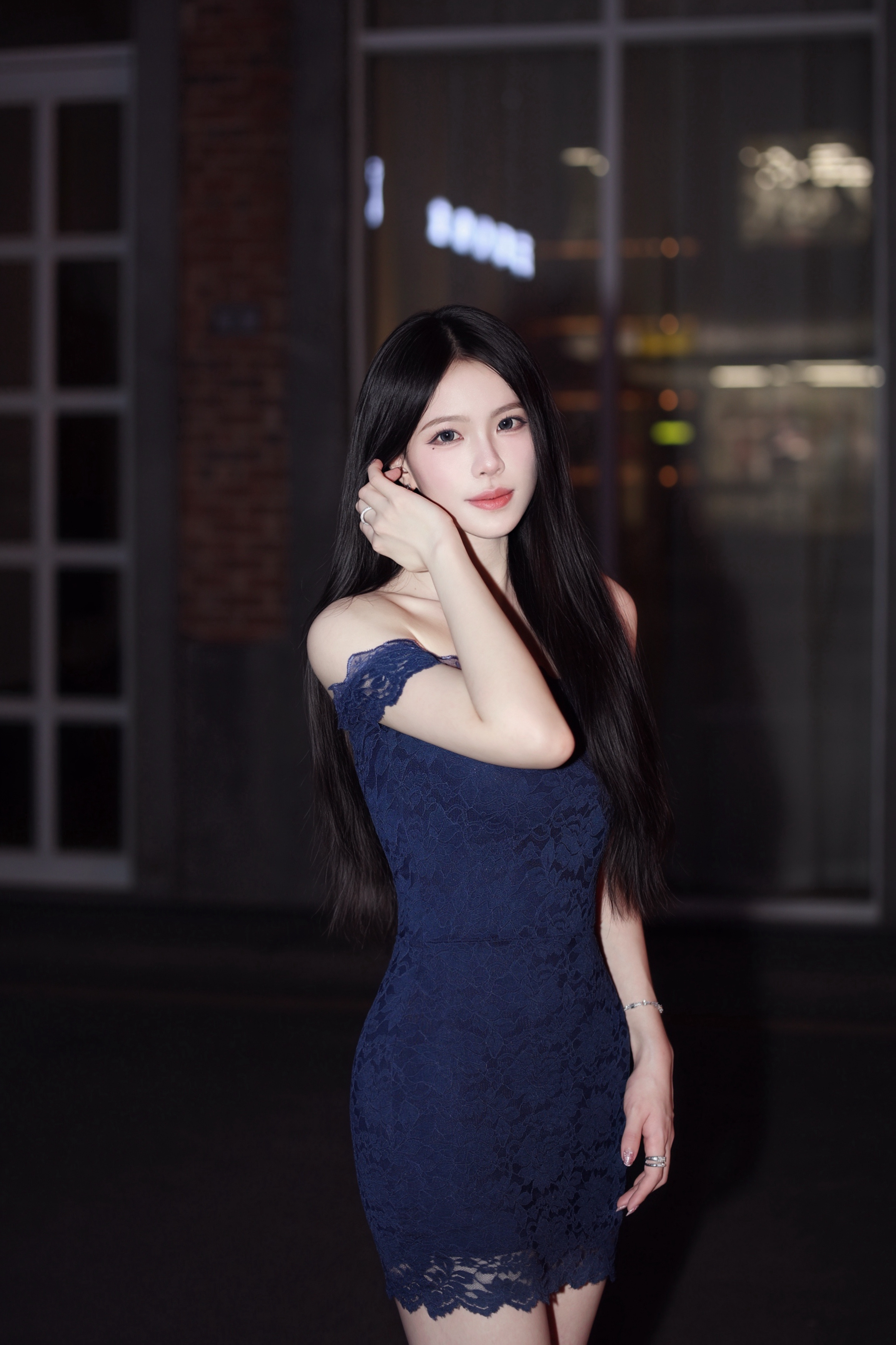 所以对视的那一秒你在想什么  ​​​