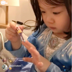 比劫太旺的女人，就算和女人玩的再好，也要经营好自己的主体性包括自己的婚姻，自己的