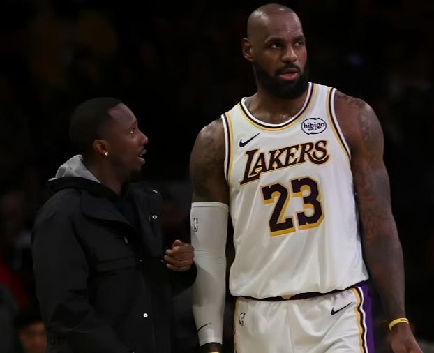 很显然，富保罗在全力助推詹姆斯生涯最后一冠

詹姆斯经纪人里奇保罗最近放出观点: