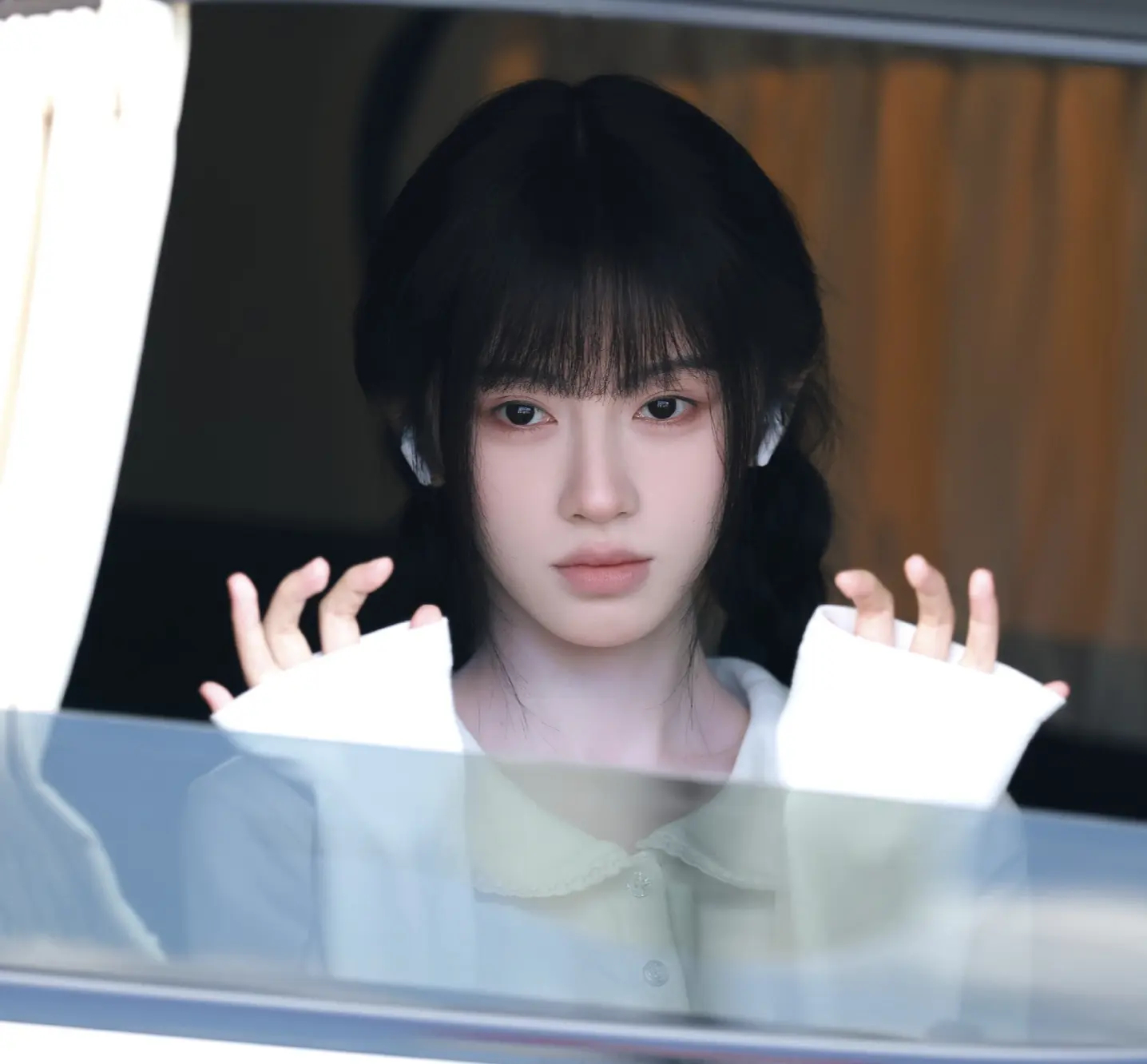 鞠婧祎露芜衣 jjy鞠婧祎姜黎非 “我和你一起吹风 欣赏着我们独有的落日. "?