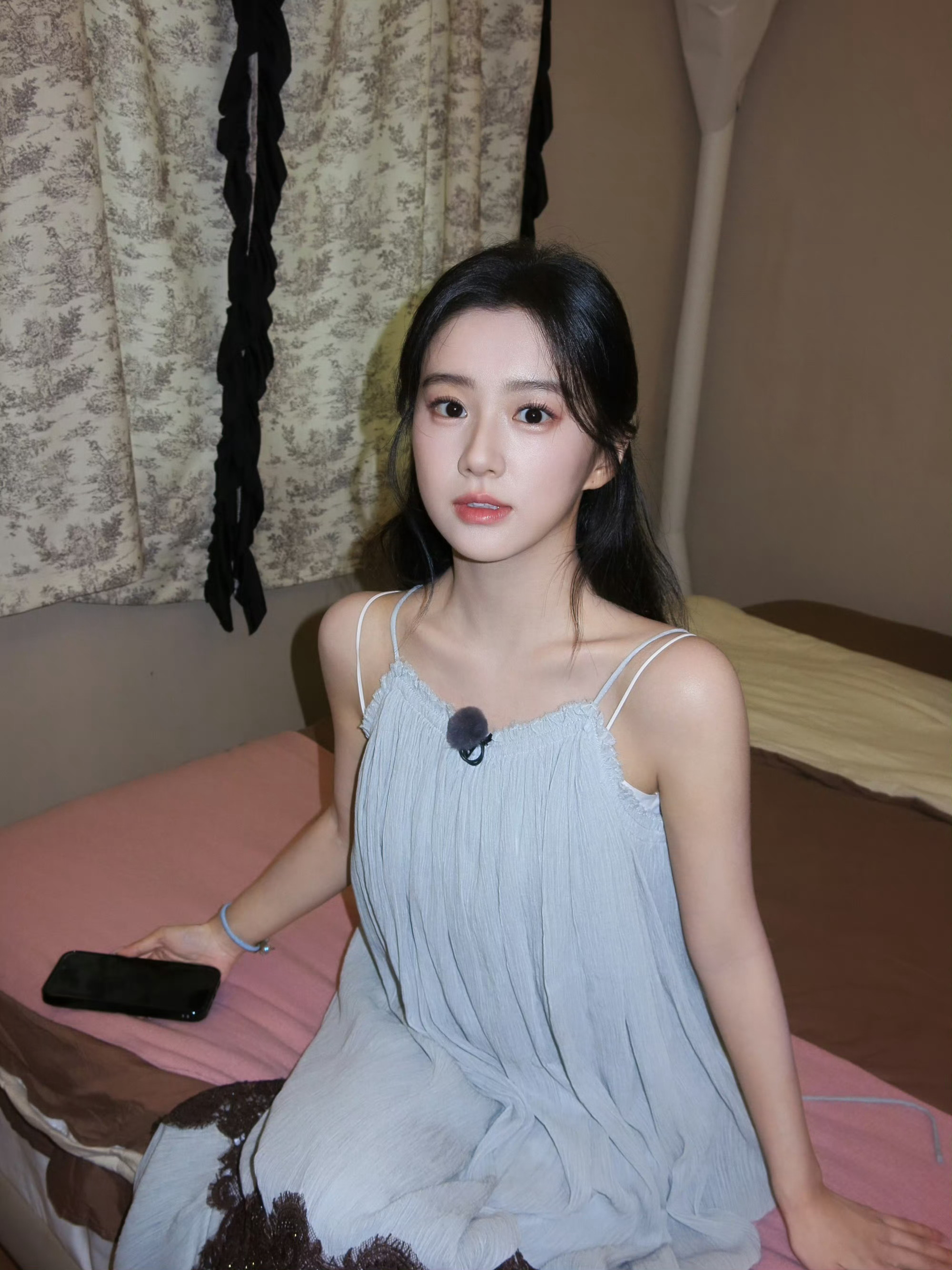 包上恩 💛包上恩周挽 💛包上恩炽夏当世界凉如荒岛 我们依然会是彼此的依靠^⌯