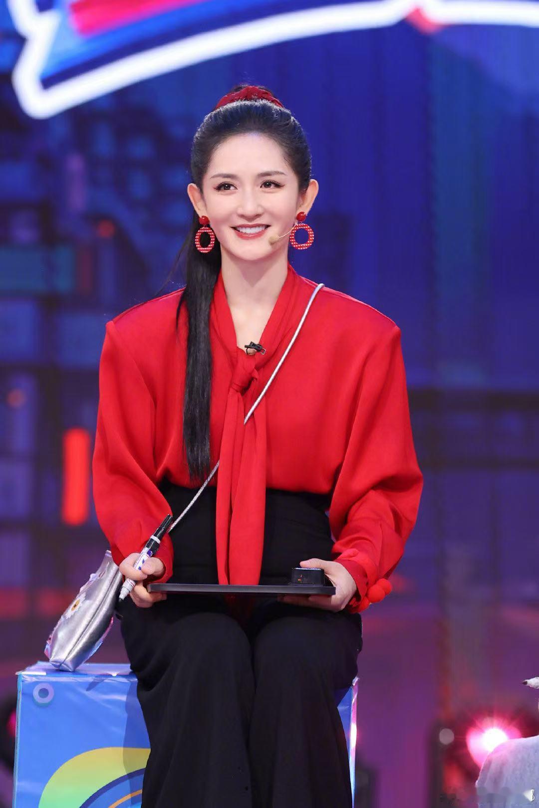 谢娜[超话]谢娜想要成为他人的安全感 姐姐当家从只做自己到想照顾别人，谢娜这心态